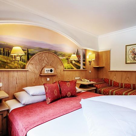 Hotel Neuhinter图克斯 外观 照片