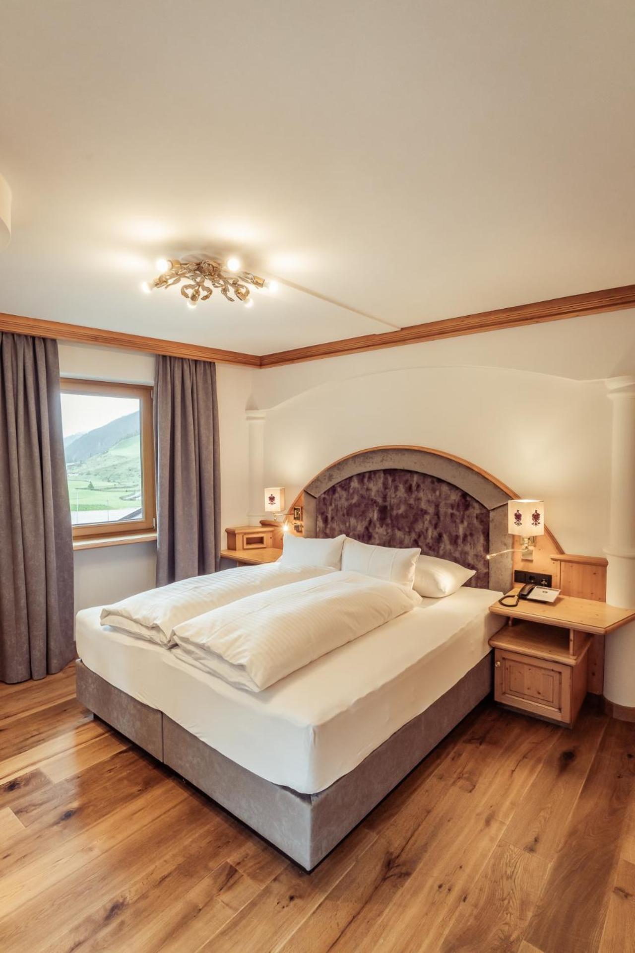 Hotel Neuhinter图克斯 外观 照片