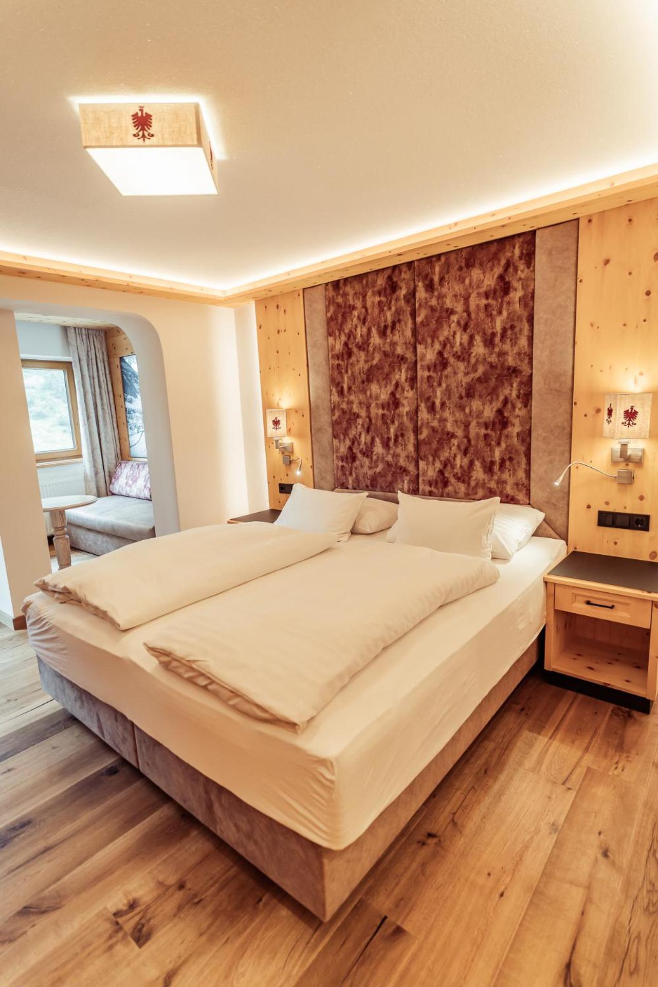 Hotel Neuhinter图克斯 外观 照片